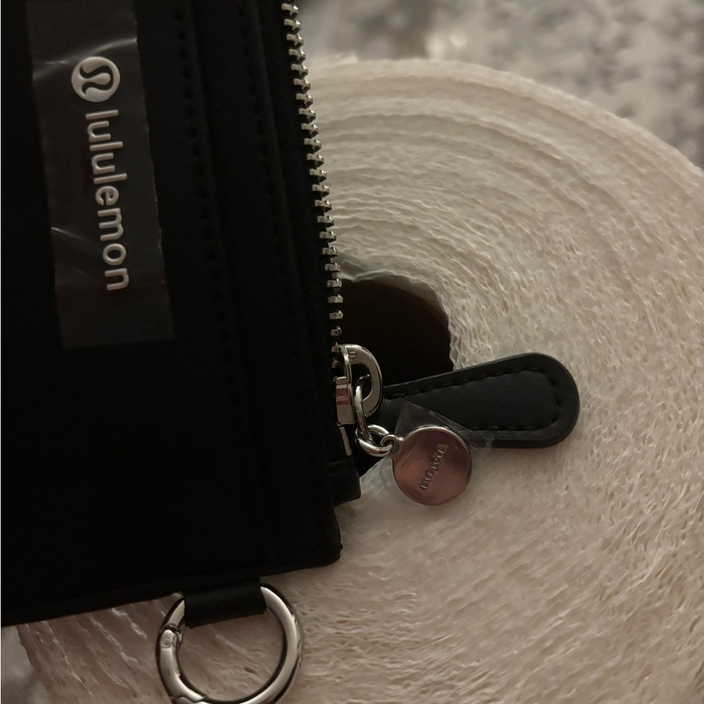 Lululemon Black Leather Alternative Card Case in black with silver hardware - Picture 8 of 9